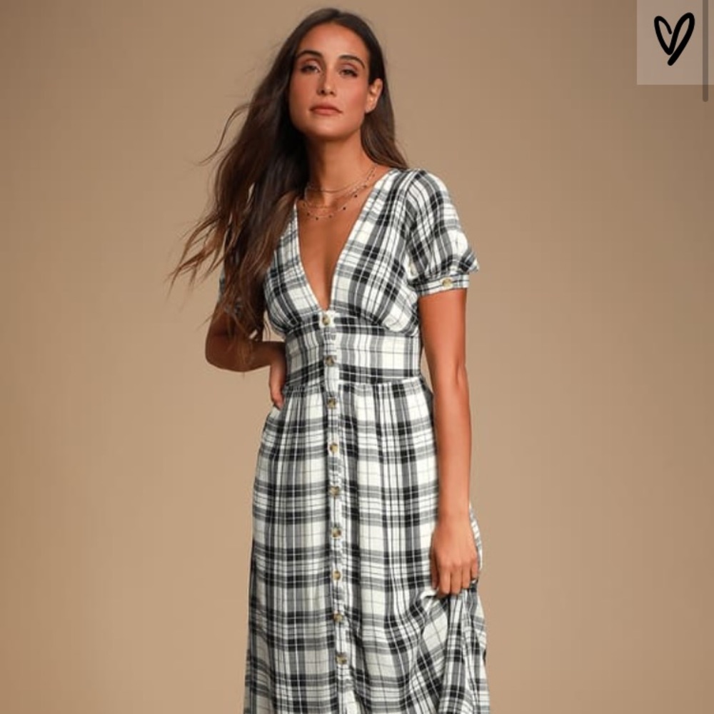 💕Lulu’s white plaid button front dress - NWT💕